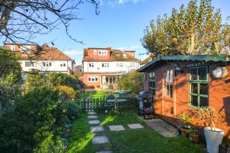 Orchard Lane, Pilgrims Hatch