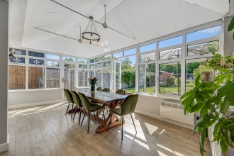 The Avenue, Brentwood