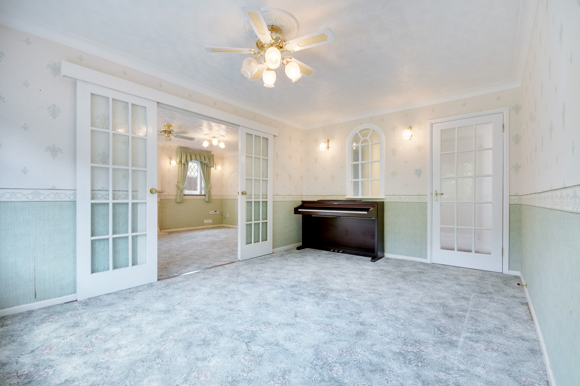Images for Birches Walk, Galleywood, Chelmsford