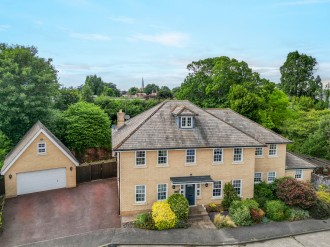 Bristowe Avenue, Great Baddow, Chelmsford